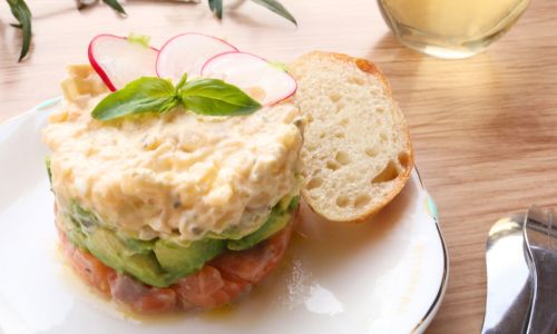 料理の盛り付けに