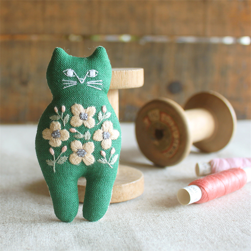 ピース(Piece) 刺しゅうキット 「nekogao ブローチキット」-小花- PHC-124-3 1袋（ご注文単位1袋）【直送品】
