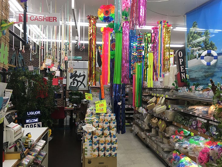 ページを閲覧頂き感謝申し上げます。当店はお客様に包む・提げる・結ぶ等包装の様々な商品のご提案をさせて頂きます。ご来店のお客様と共々に成長し、作り上げて行く店作りを目指してます。店内に無い商品は一生懸命に探させて頂きます。名入れ別注も賜ります。